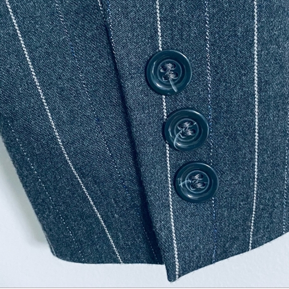 INC Gray & White Pinstripe Button Front Cropped Blazer Jacket Women Size 6 - Picture 6 of 11